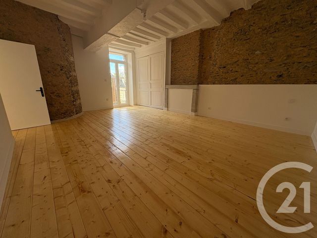 Appartement à louer - 3 pièces - 80.0 m2 - SEGRE EN ANJOU BLEU - 49 - PAYS-DE-LOIRE - Century 21 Iméo