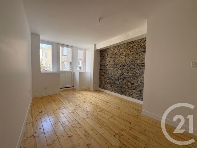 Appartement à louer - 3 pièces - 80.0 m2 - SEGRE EN ANJOU BLEU - 49 - PAYS-DE-LOIRE - Century 21 Iméo