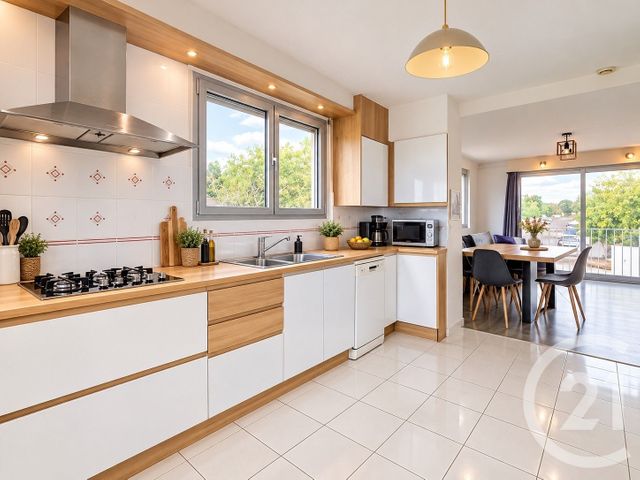 maison à vendre - 8 pièces - 197.0 m2 - ST SEBASTIEN SUR LOIRE - 44 - PAYS-DE-LOIRE - Century 21 Iméo